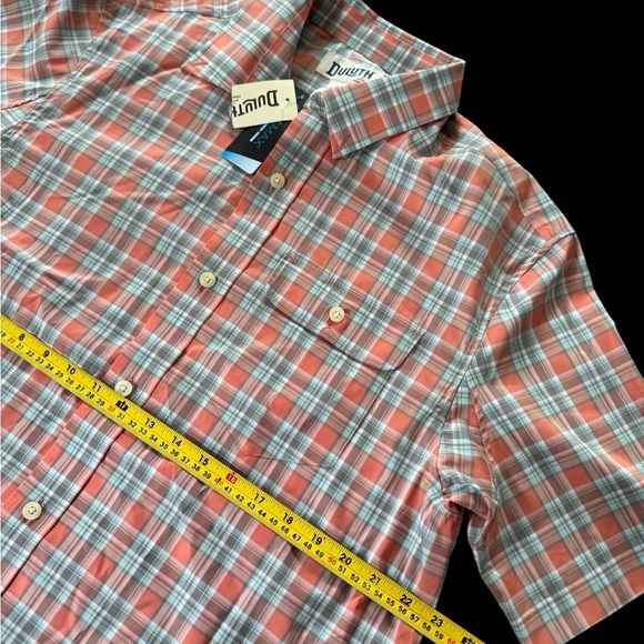 Men's Duluth Trading COOLMAX Wrinklefighter Short Sleeve Shirt Size Medium NWT - Picture 3 of 5